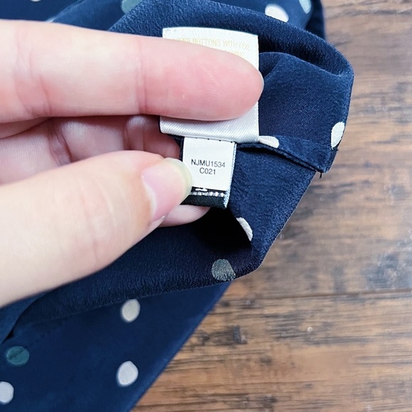 Kate Spade • Lynette Blouse silk polka dot navy blue ruffle collar bow tie neck - Picture 13 of 14